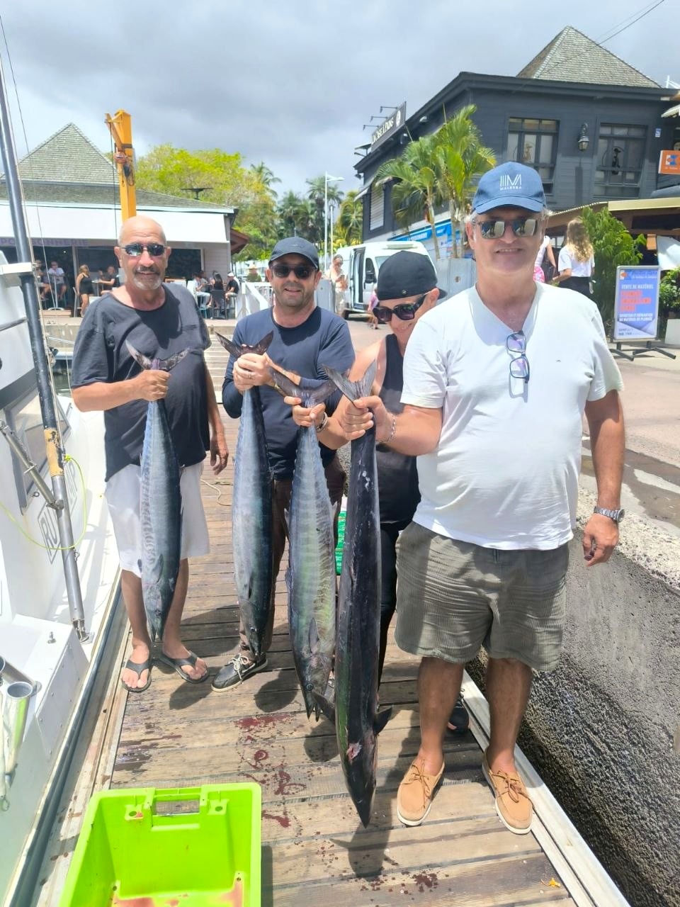 Action de pêche au large à La Réunion avec Sindbad Réunion Pêche